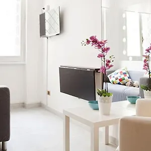 Kamchu Apartments: Ada Affittacamere Roma